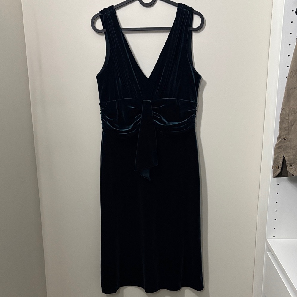 Bellissima Elegant emerald green Velvet Womens dress Dress size 10
